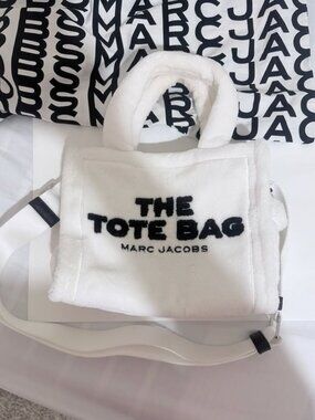 Marc Jacobs The Tote Bag - white furry
